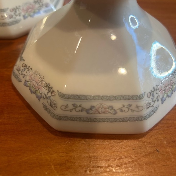 Lenox Charleston Candle Holders. Floral and Cream Cottagecore Grandma - Picture 3 of 10